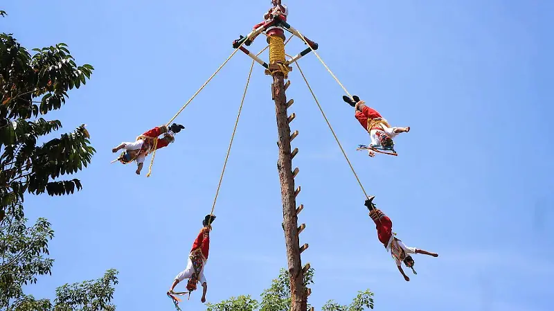 Cumbre Tajín 2025 / Voladores de Papantla